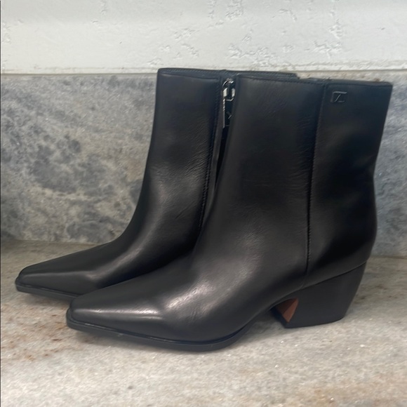 NWT Franco Sarto Vivian Black Leather Ankle Booties - Picture 1 of 8